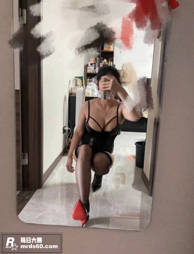 极品绿帽反差骚妻 约相关图片2