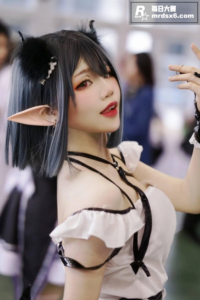 B站网红COSER 相关图片10