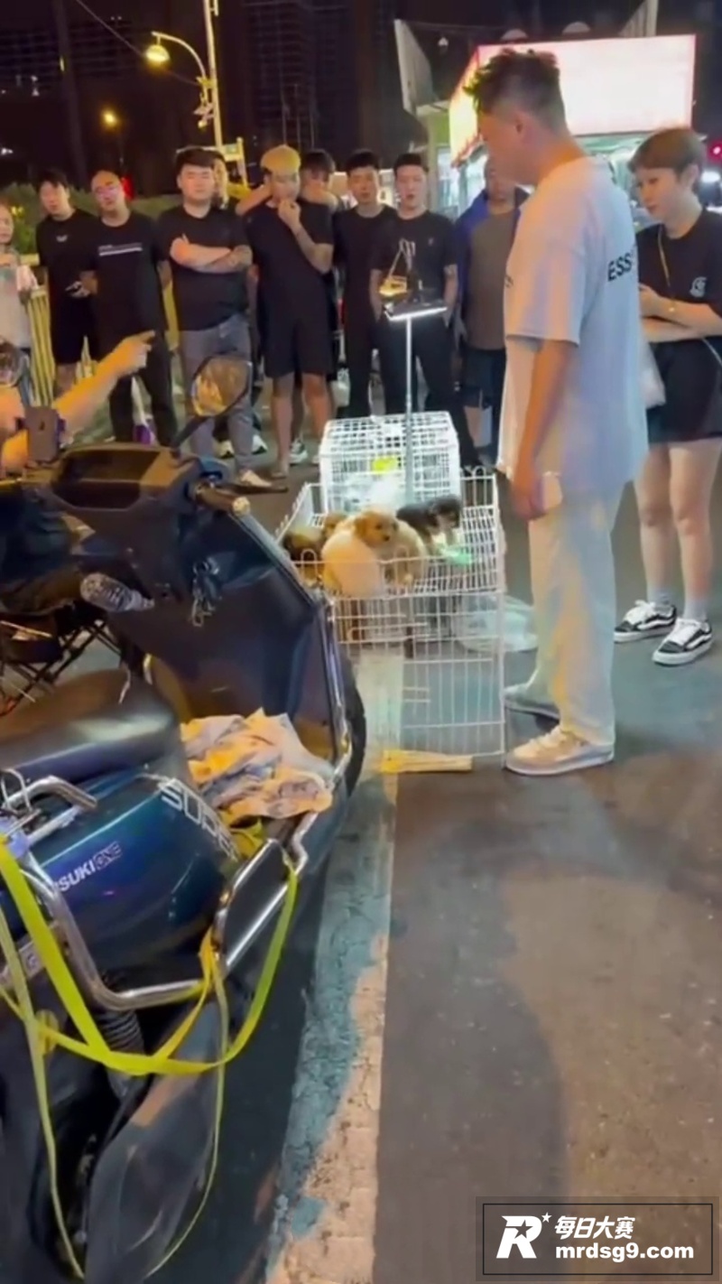 吉林财富广场醉酒男子相关图片2