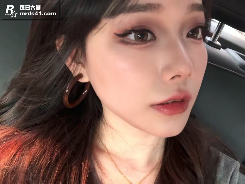 半糖极品女神 小奶猫相关图片3