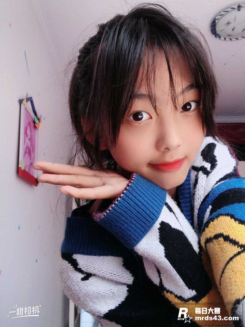 河北女高学生妹自拍视相关图片4