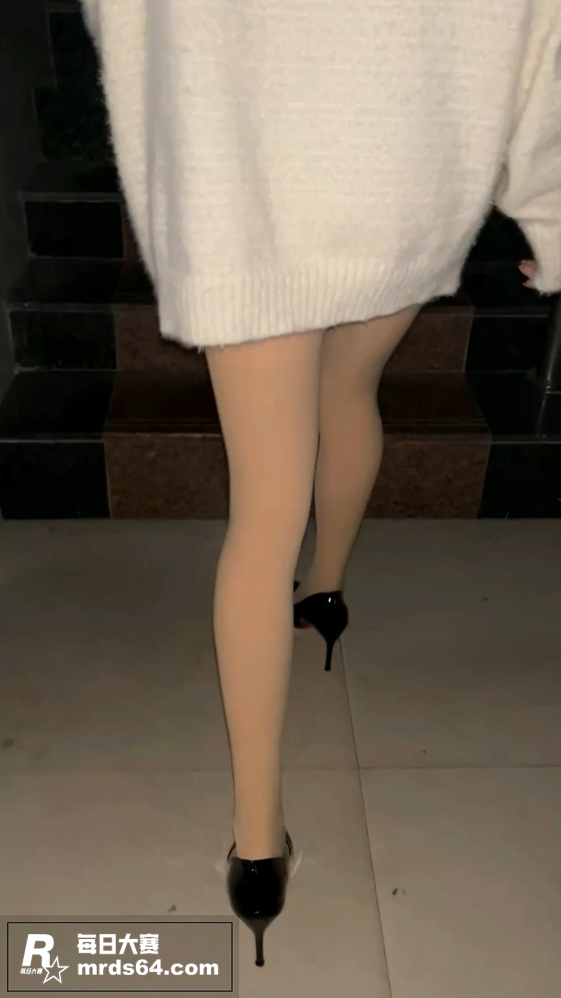 推特极品反差少女 辞相关图片1