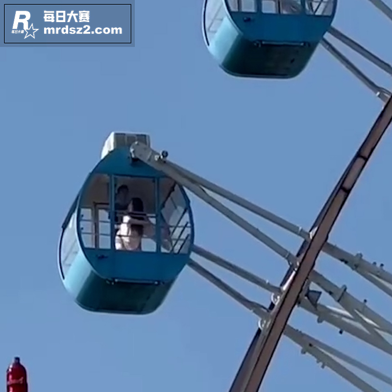 瓜友投稿 一情侣在摩相关图片3