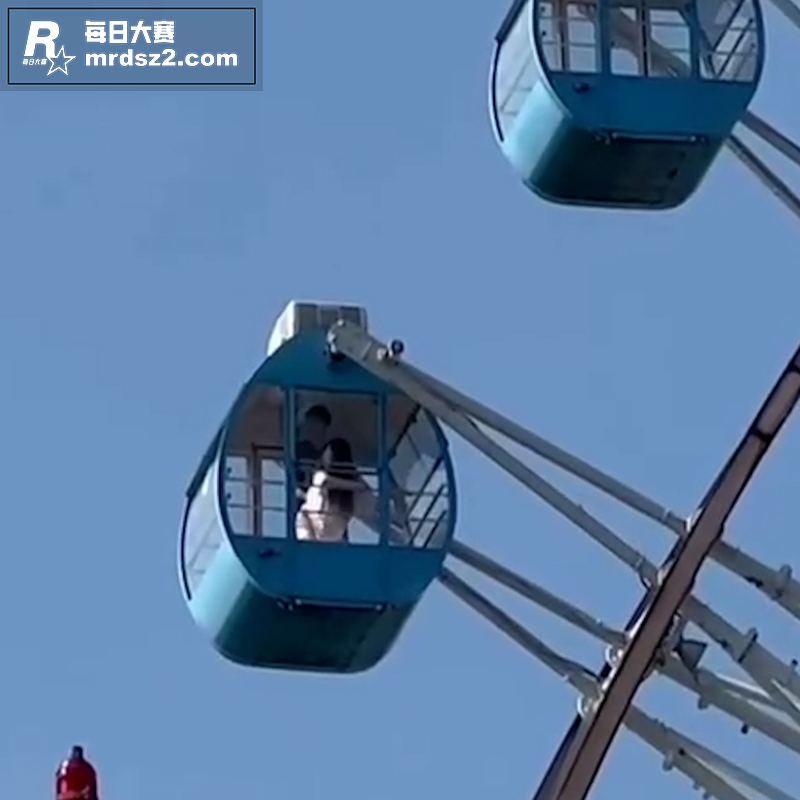 瓜友投稿 一情侣在摩相关图片4