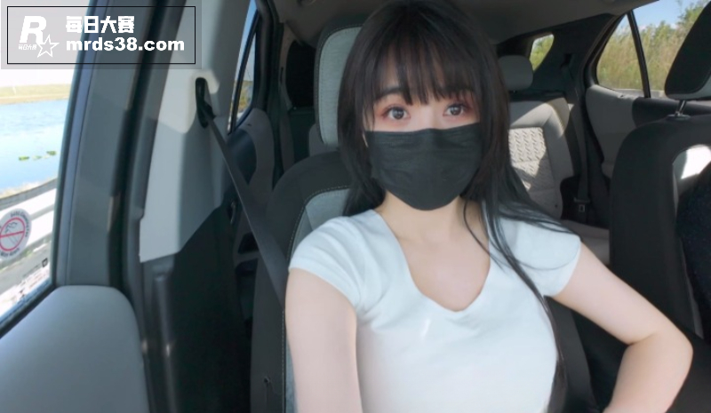推特极品巨乳网红 小相关图片1