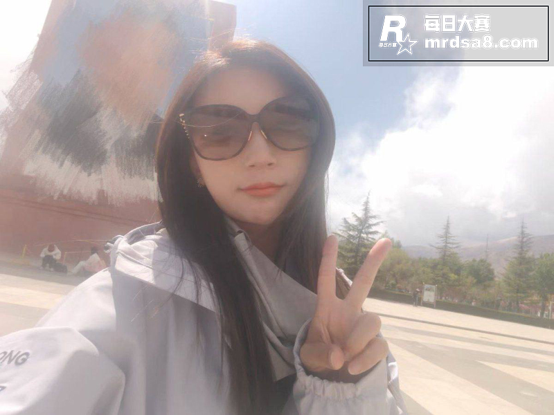 高颜值反差婊 吴莹莹相关图片1