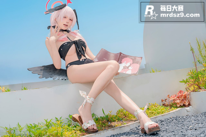微密圈萝莉福利姬 咬相关图片1