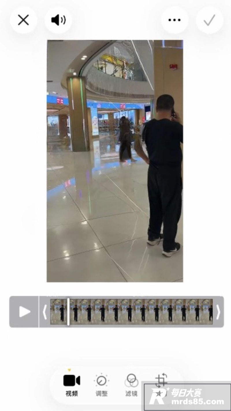 泾阳万达商场中年男子相关图片3