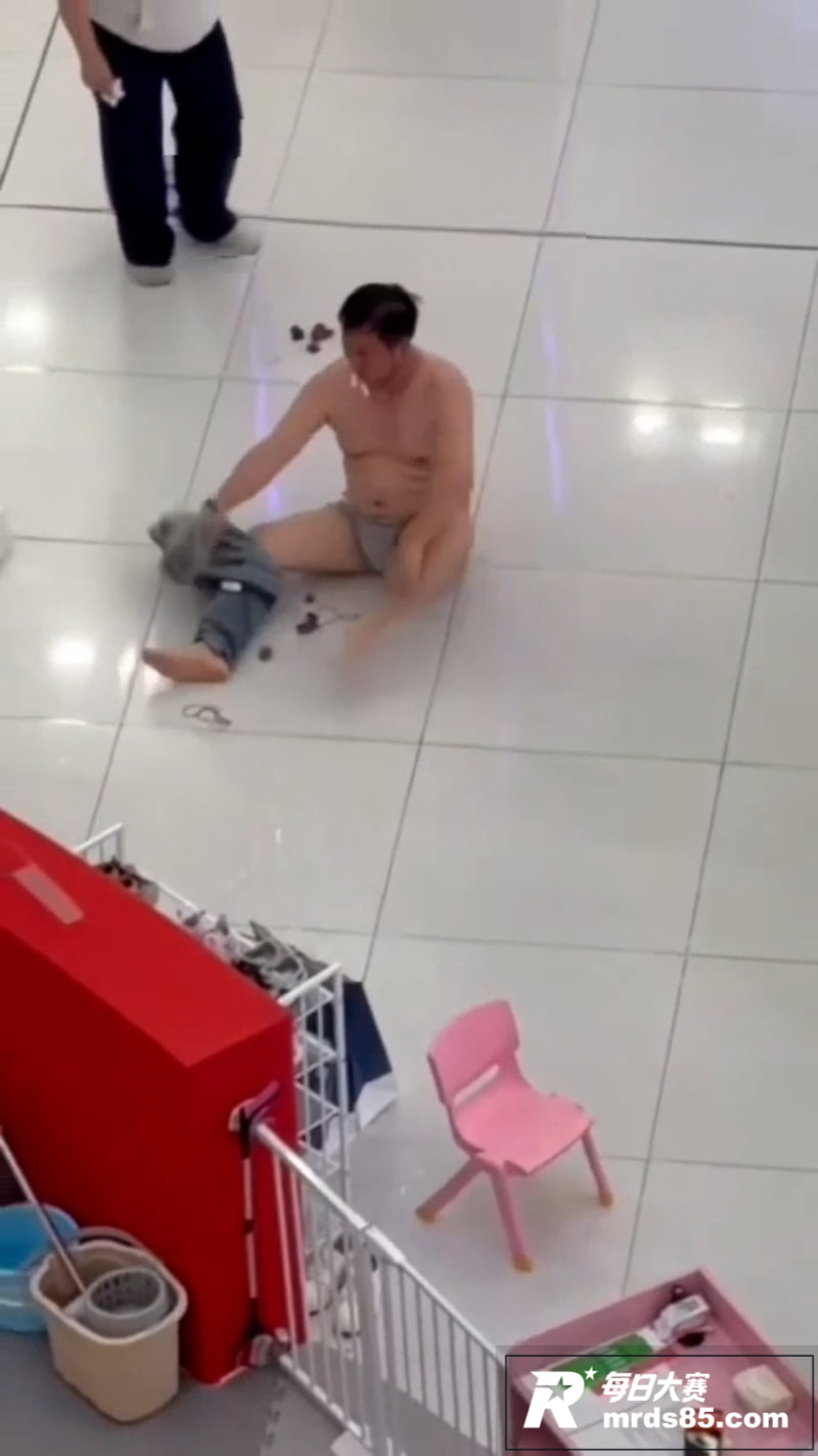 泾阳万达商场中年男子相关图片7
