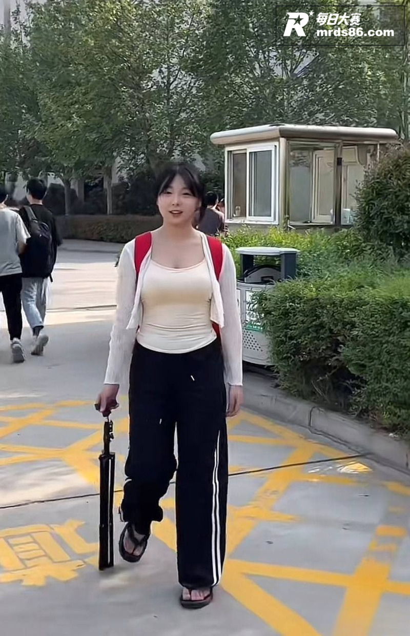 抖音百万粉微胖女网红相关图片18