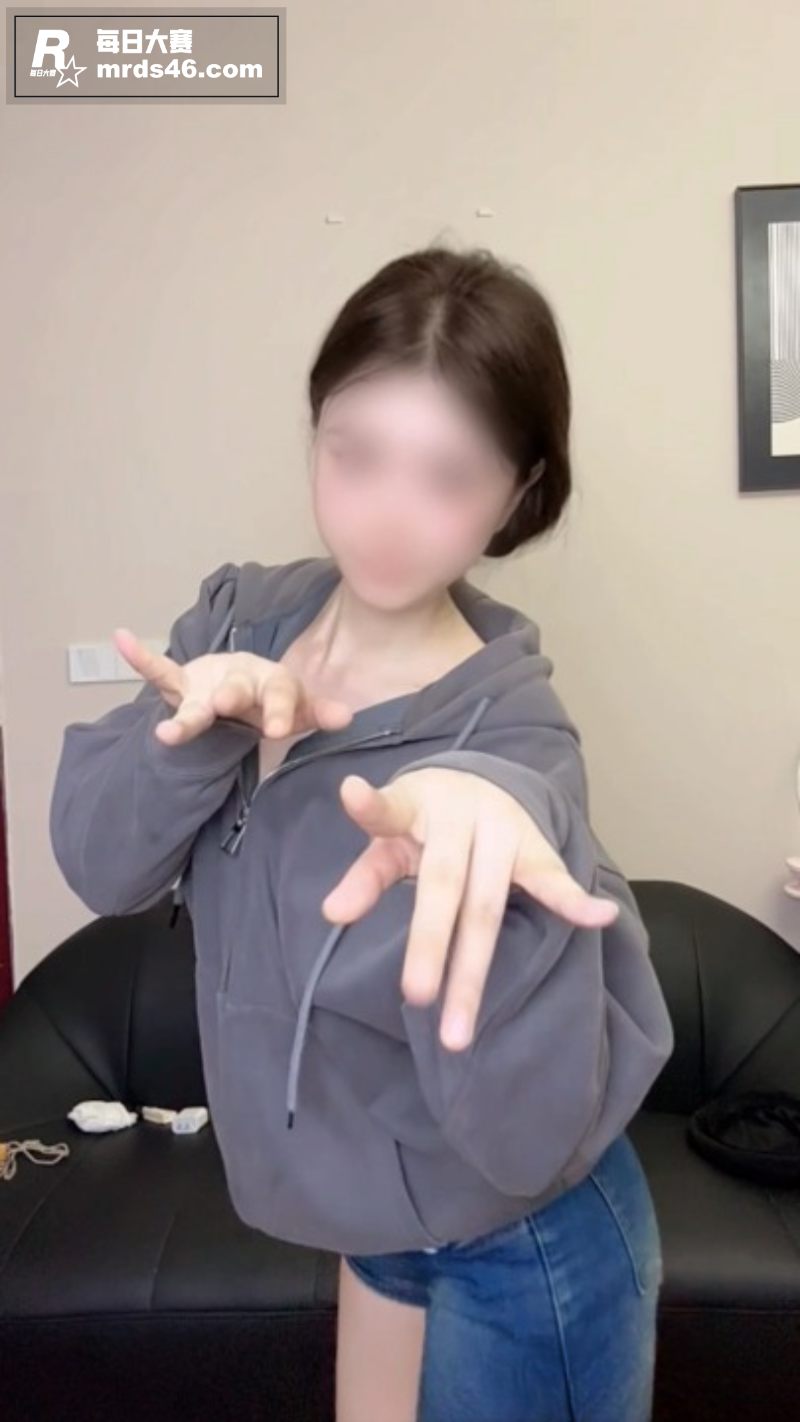 推特骚舞福利姬 以安相关图片3