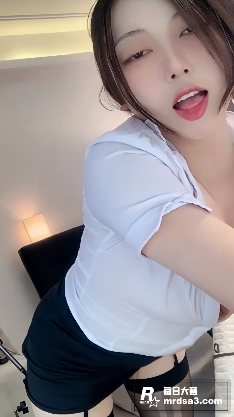 黄播顶级大奶女神 兽相关图片7