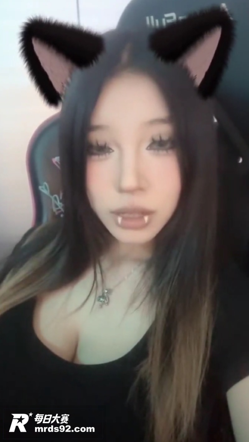 超性感欧美风巨乳女神相关图片1