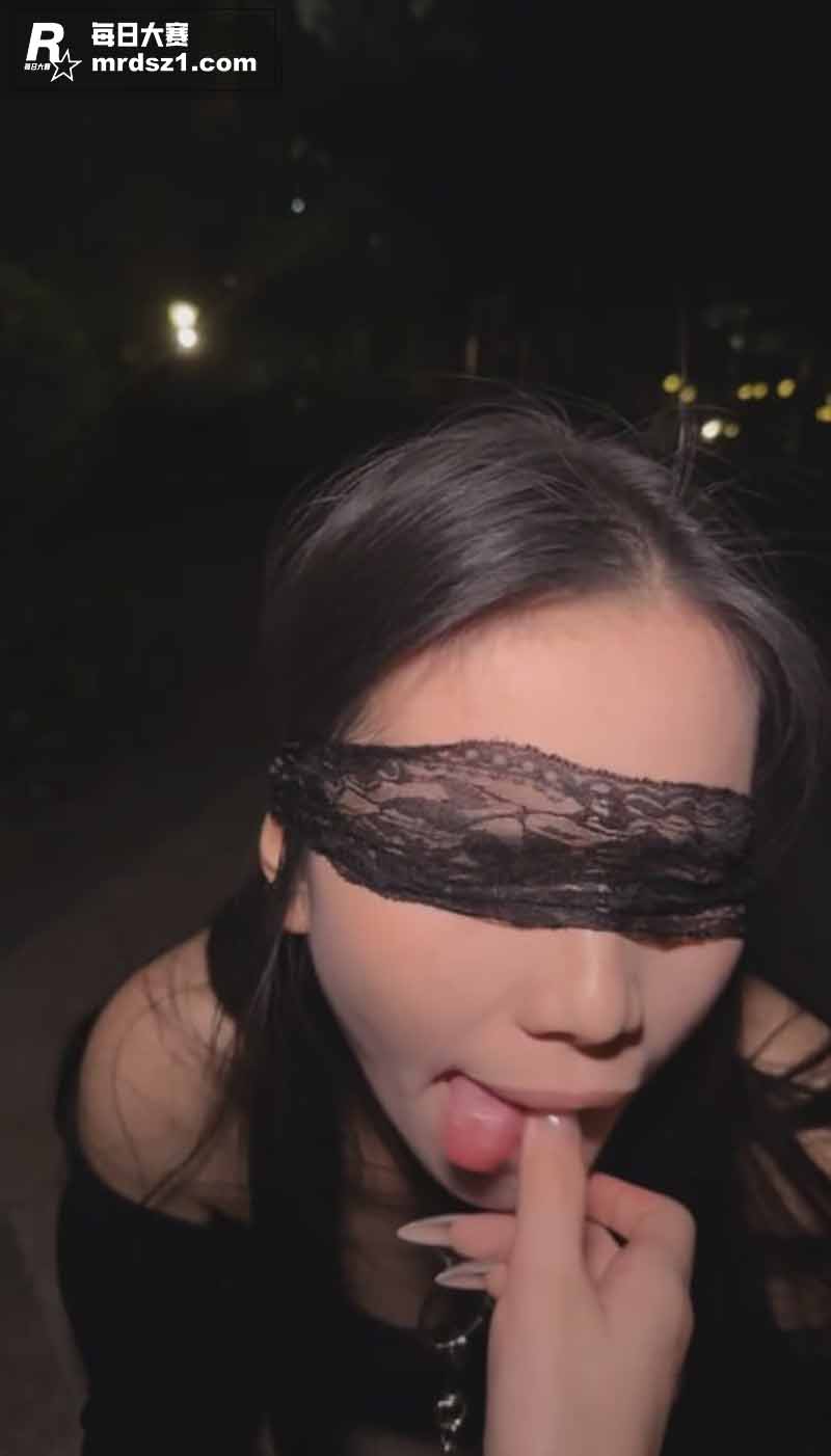 黑丝女王大人 户外S相关图片2