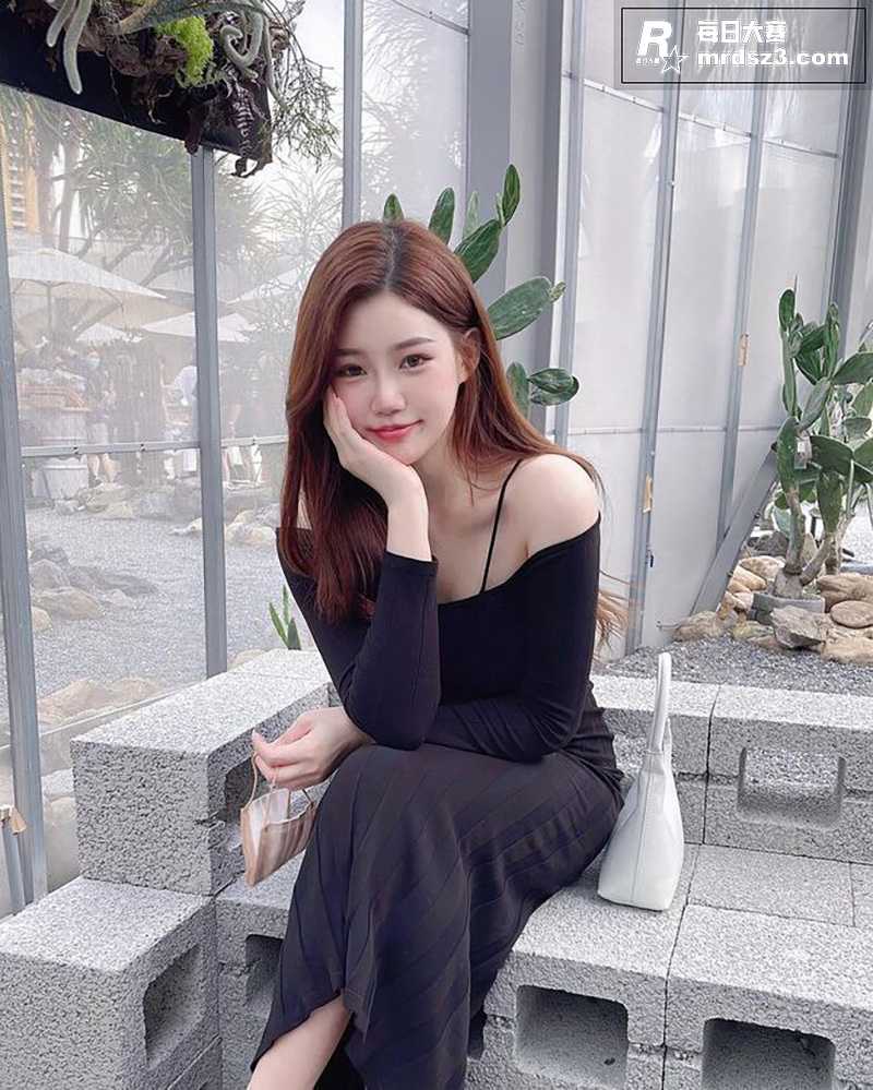 台湾顶级高颜值嫩妹 相关图片3