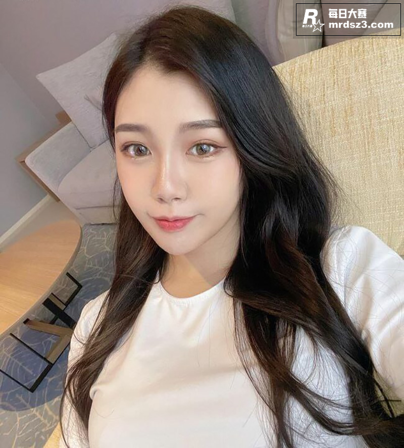 台湾顶级高颜值嫩妹 相关图片5