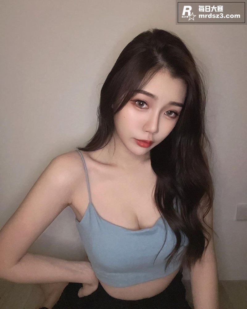 台湾顶级高颜值嫩妹 相关图片9