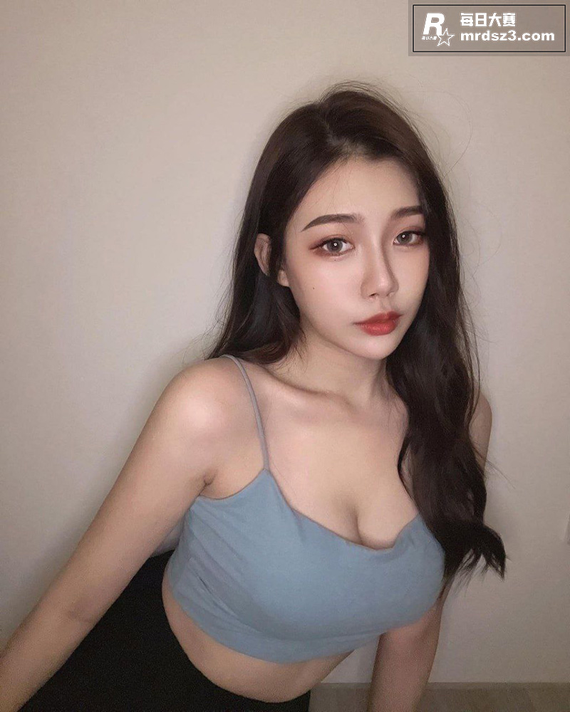台湾顶级高颜值嫩妹 相关图片11