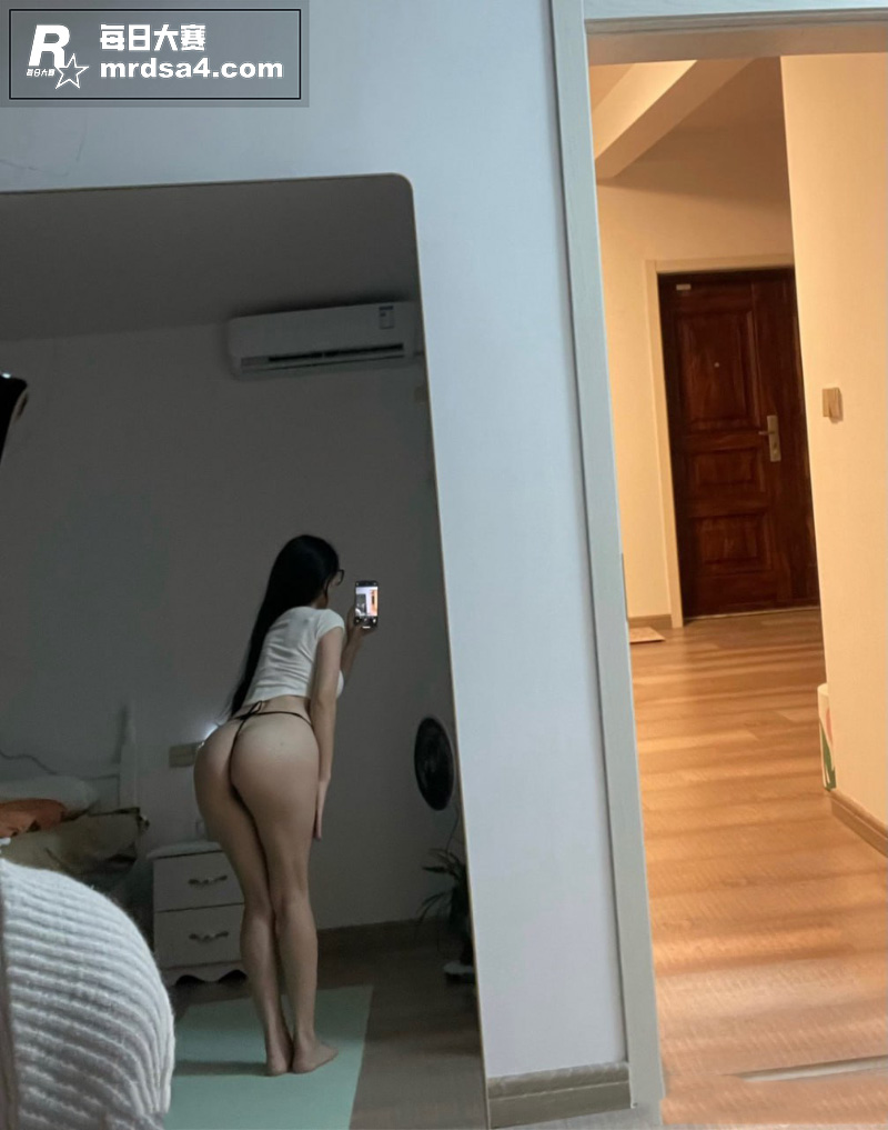高颜值反差嫩妹 纯情相关图片2