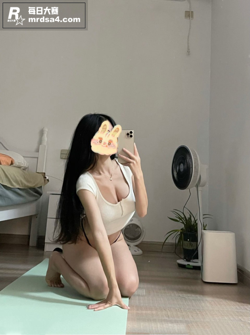 高颜值反差嫩妹 纯情相关图片5