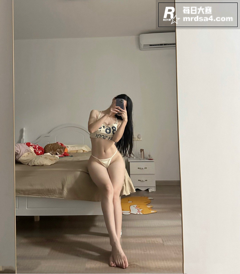 高颜值反差嫩妹 纯情相关图片35
