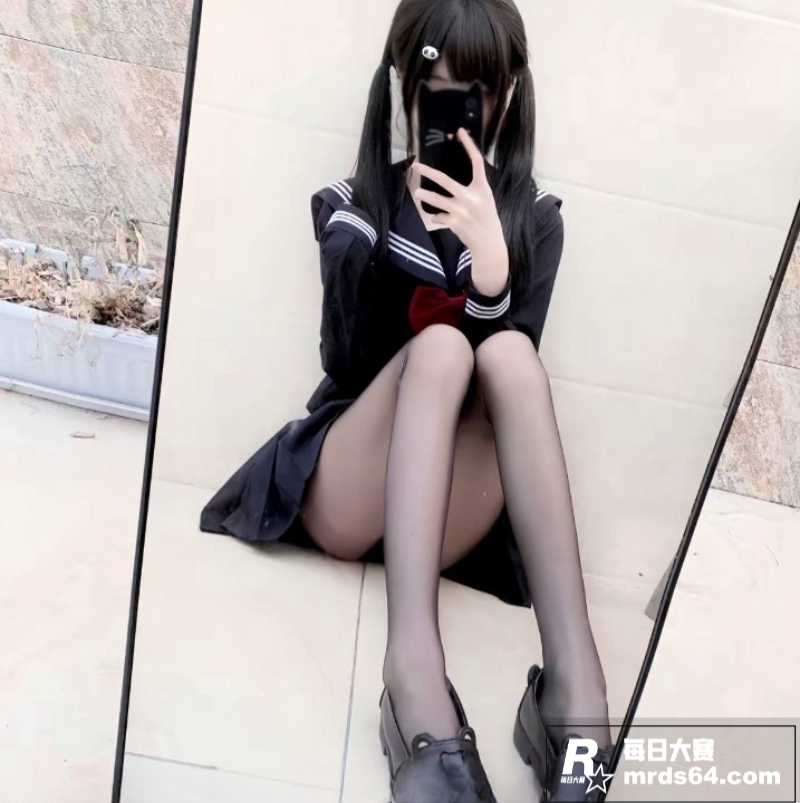 推特双马尾萝莉 困困相关图片1