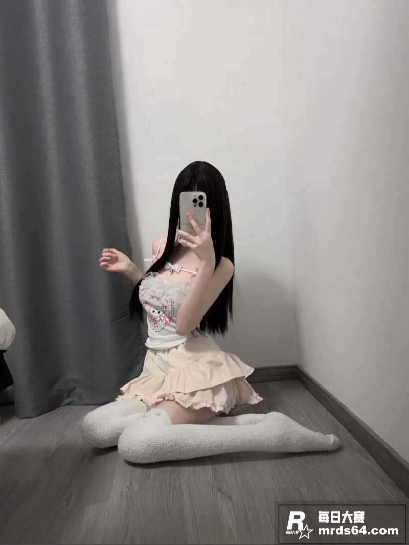 推特双马尾萝莉 困困相关图片3