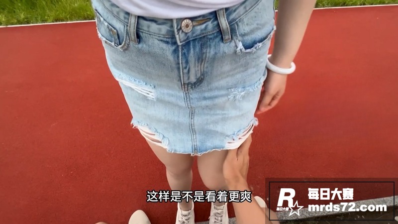 推特00后少女 洛洛相关图片2