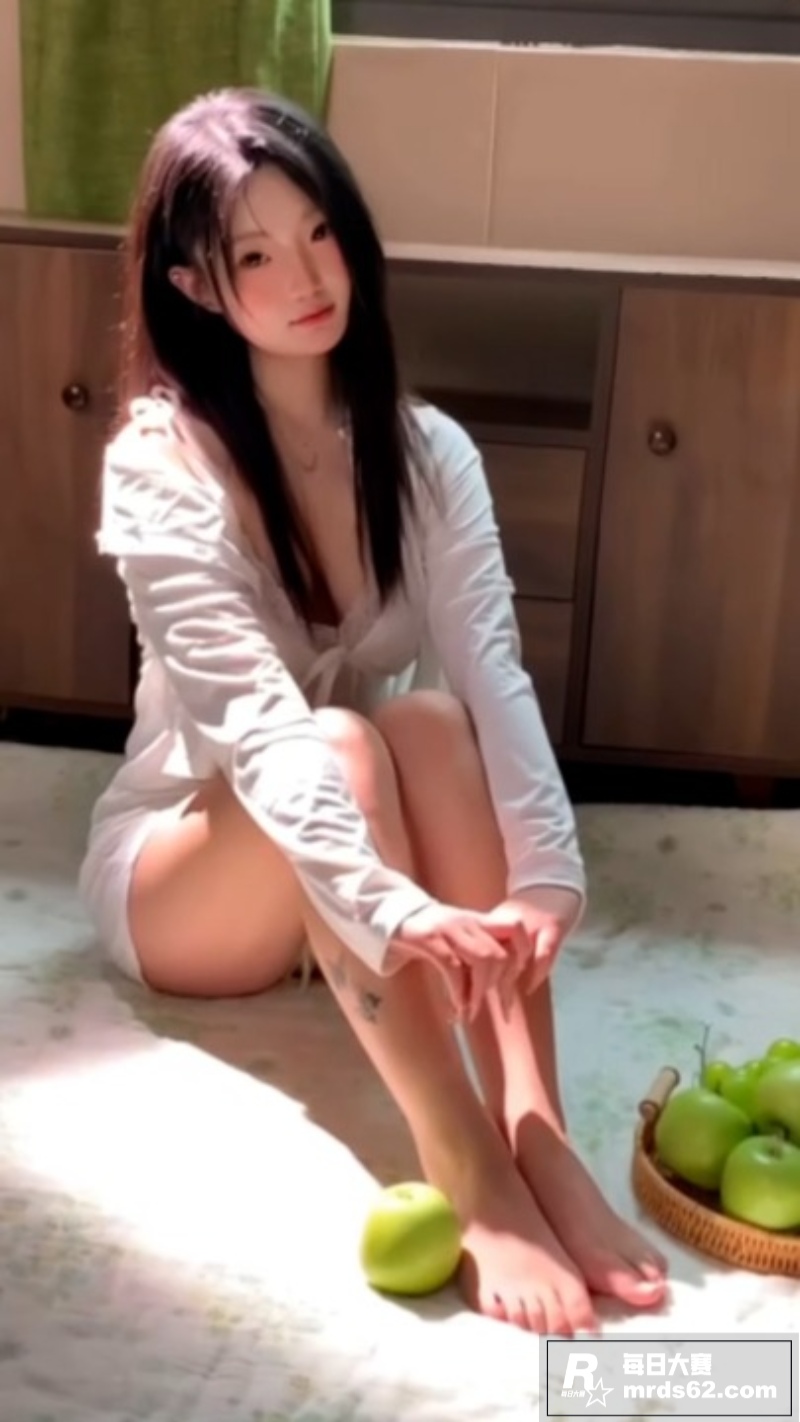 快手极品反差萝莉 丸相关图片2