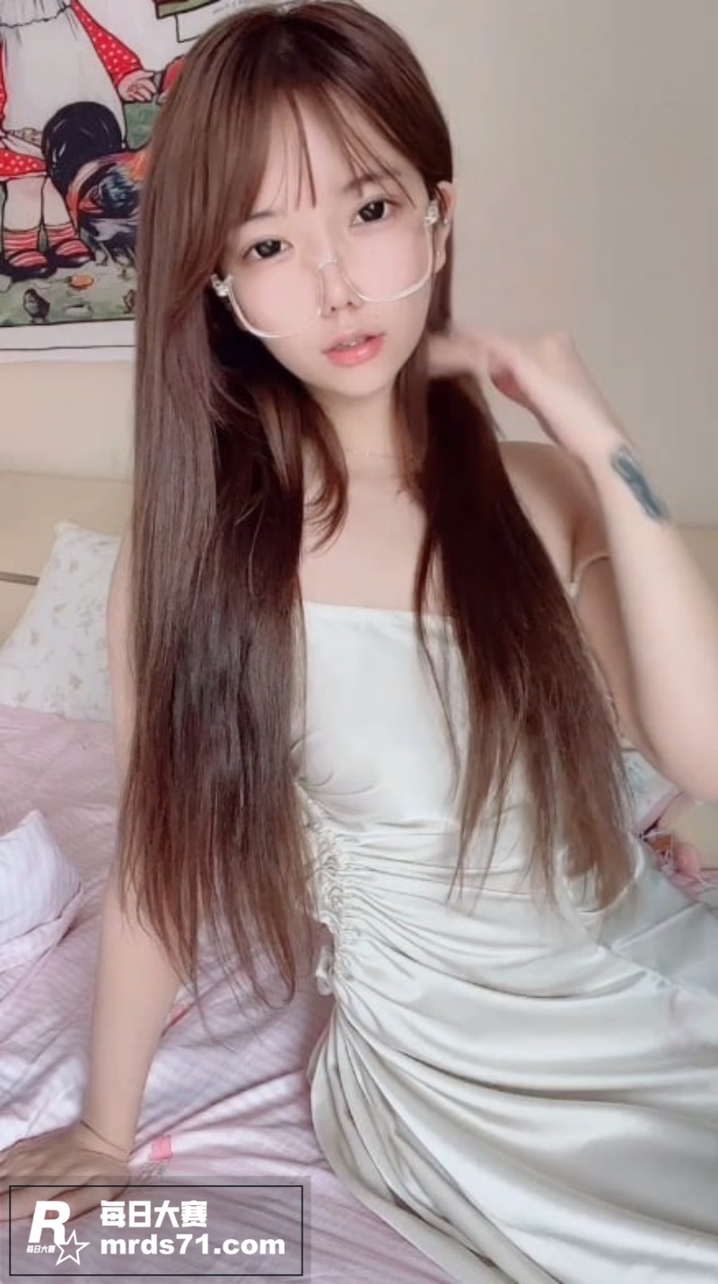推特高颜值福利姬 莉相关图片1