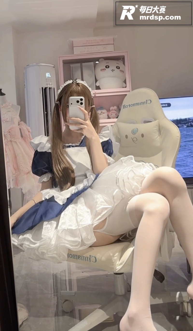 推特极品福利姬 季雨相关图片6