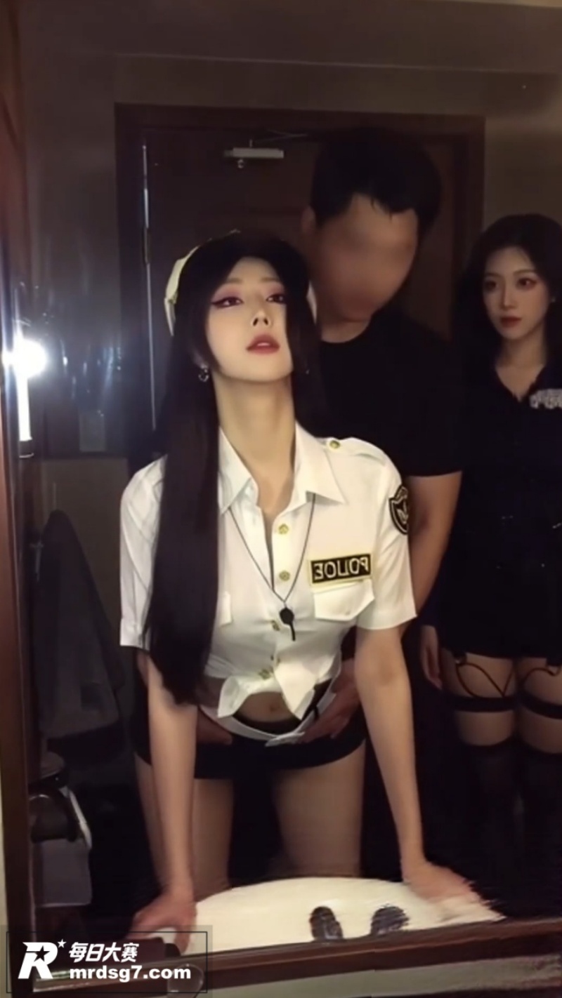 PVM混剪AI双警花相关图片6