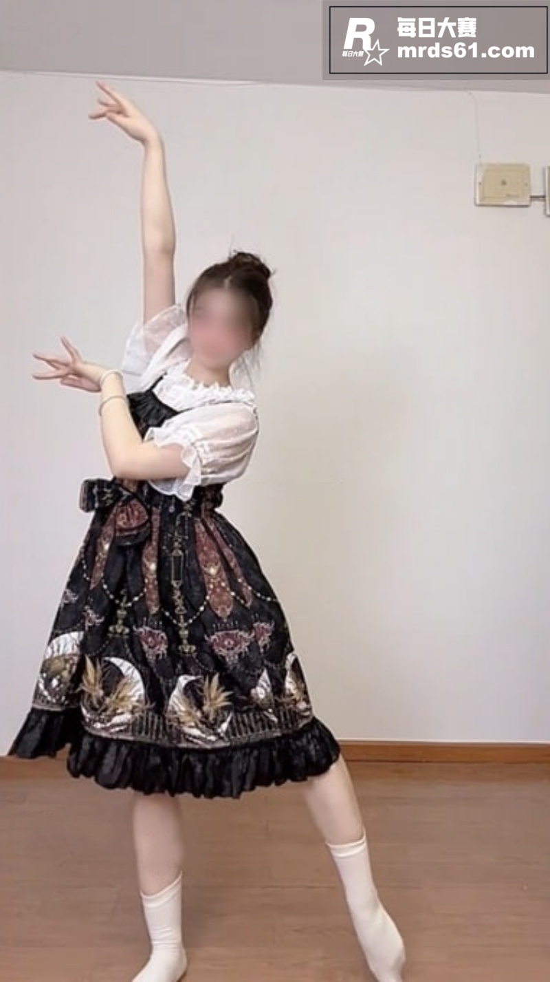 推特极品舞姬 以安 相关图片3