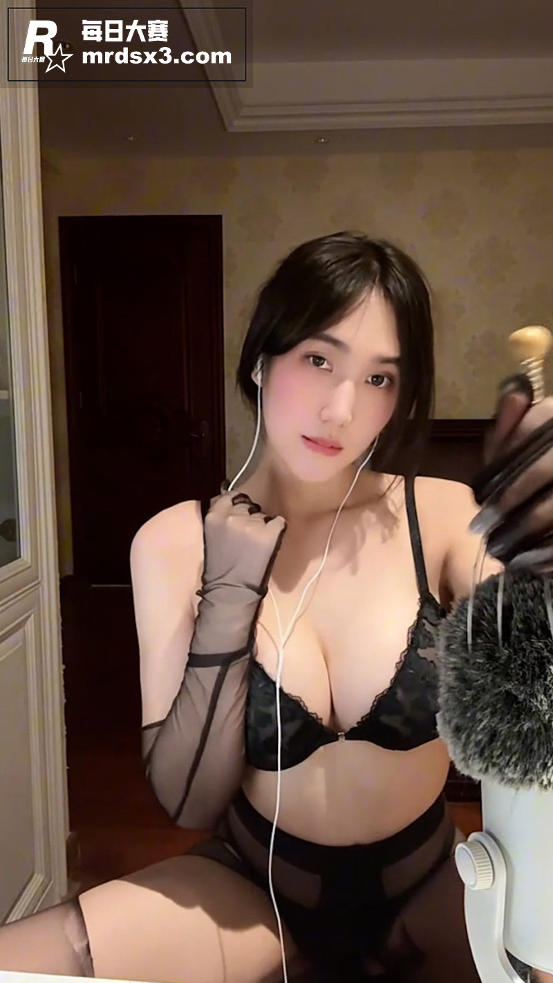 极品巨乳声控博主 小相关图片2