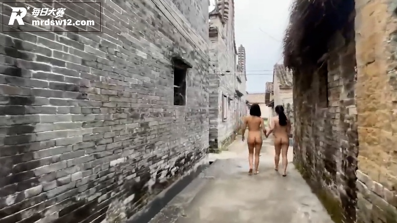 Fansly户外露出相关图片4