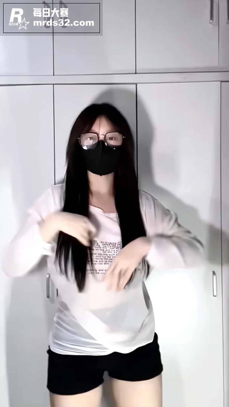 推特新晋裸舞福利姬 相关图片2