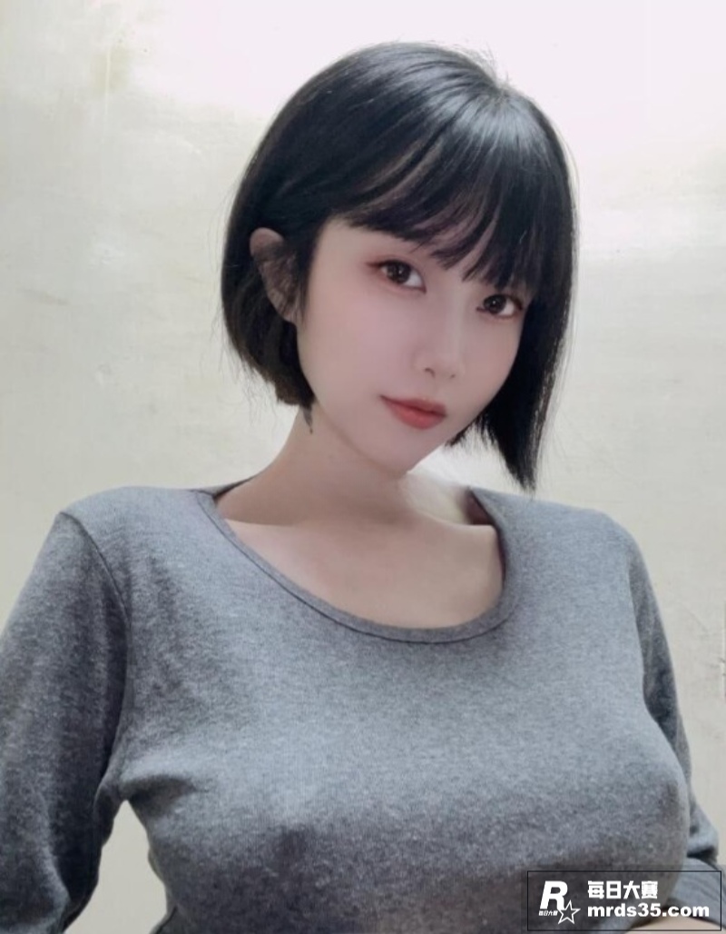 高颜值巨乳女神 蜜汁相关图片2