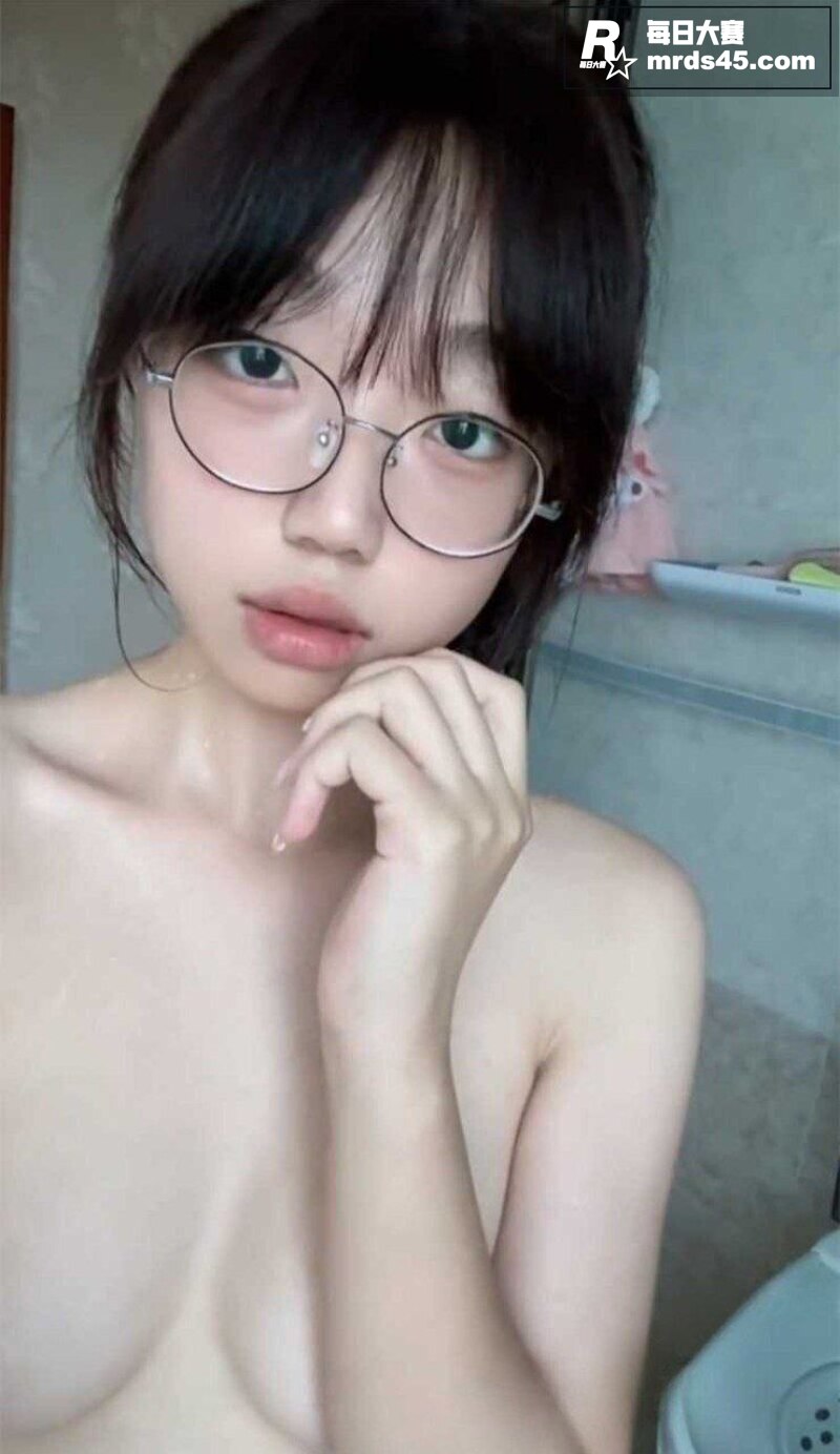 云南师范大学反差眼镜相关图片4