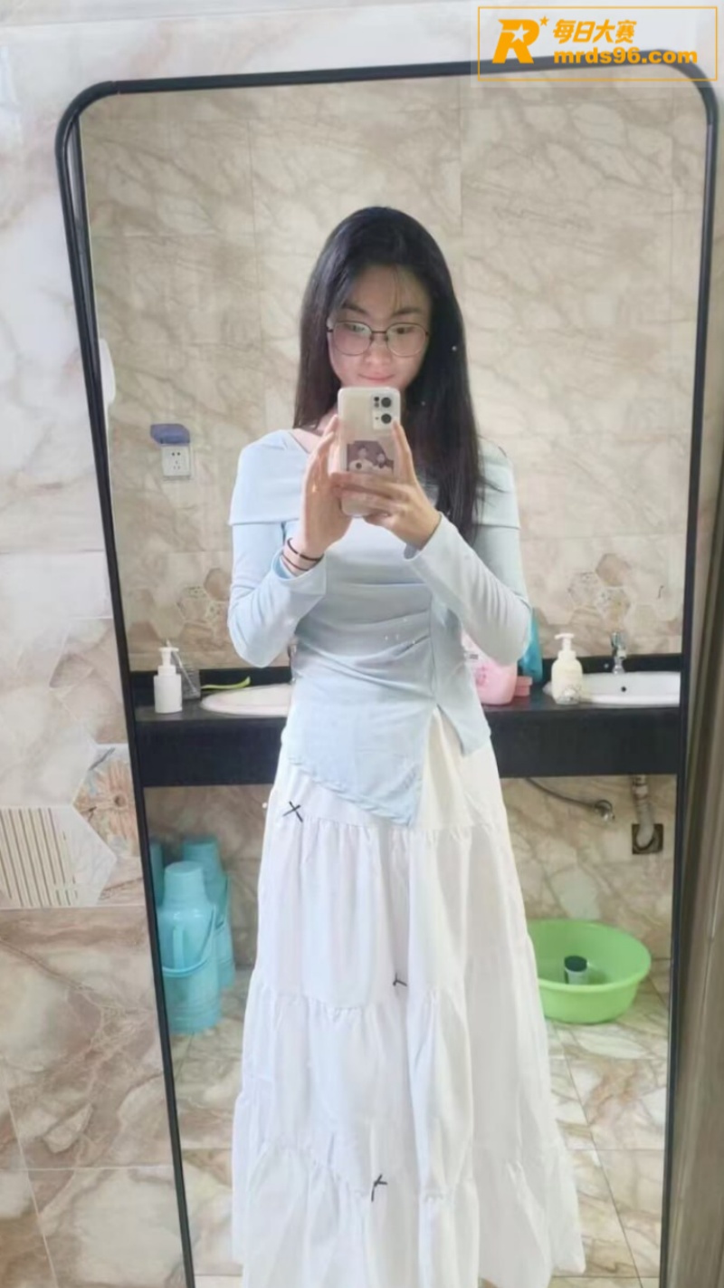江西师范学院眼镜妹 相关图片1