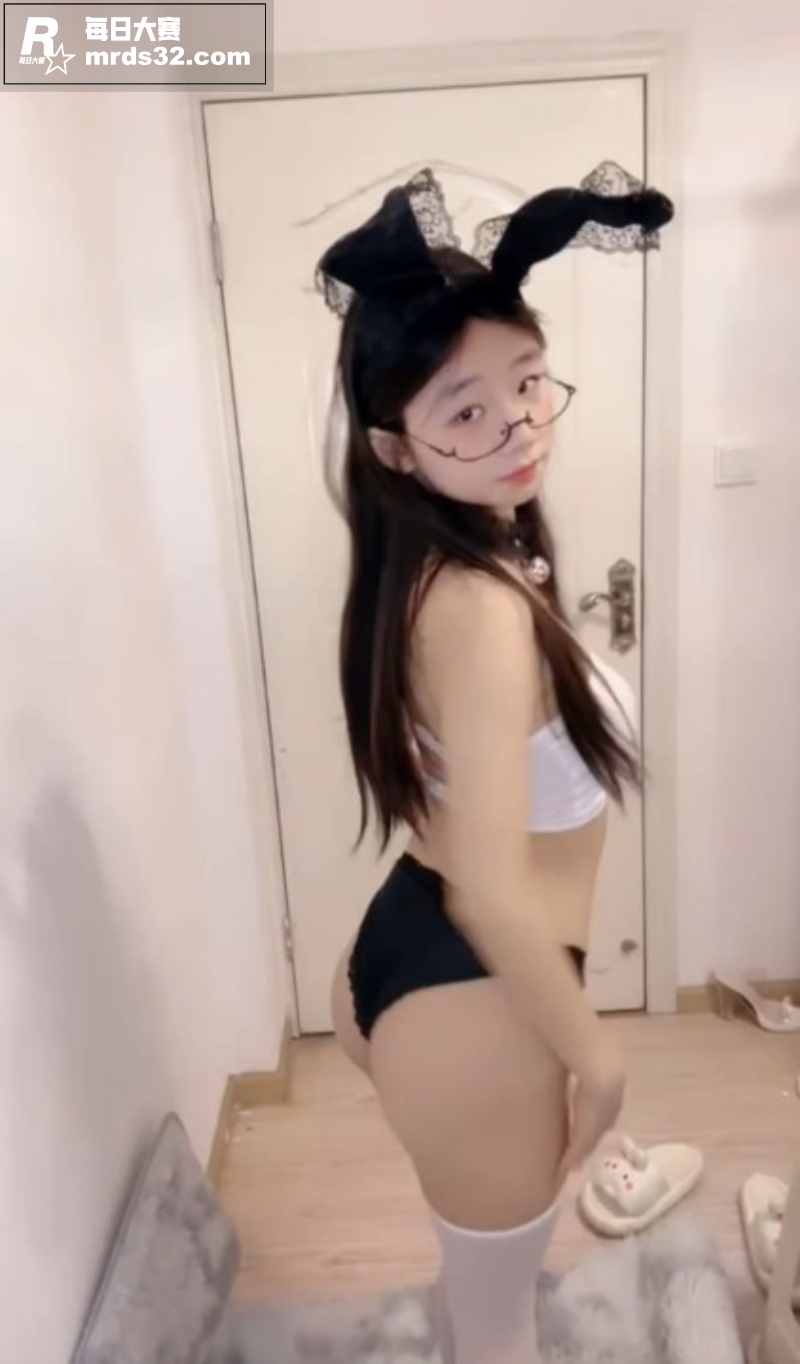 高颜值清纯少女 小云相关图片1