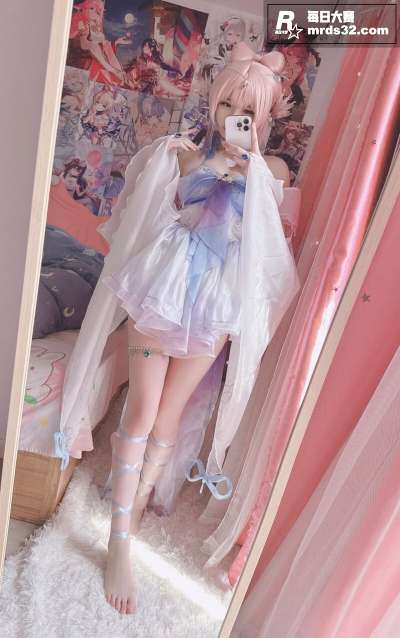 高颜值少女萝莉 习呆相关图片2