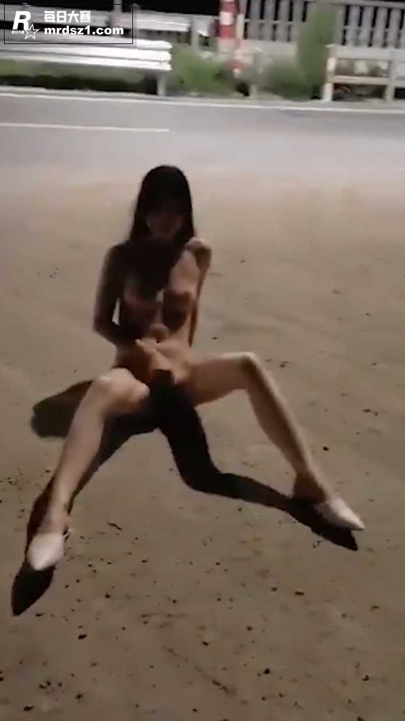 推特福利姬 小草莓 相关图片4