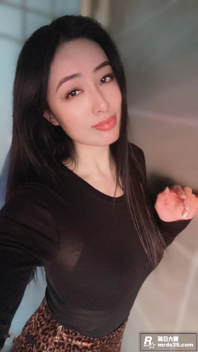 山东济南极品人妻 刘相关图片1