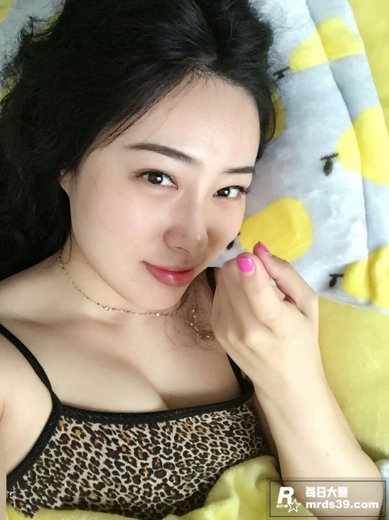 山东济南极品人妻 刘相关图片9