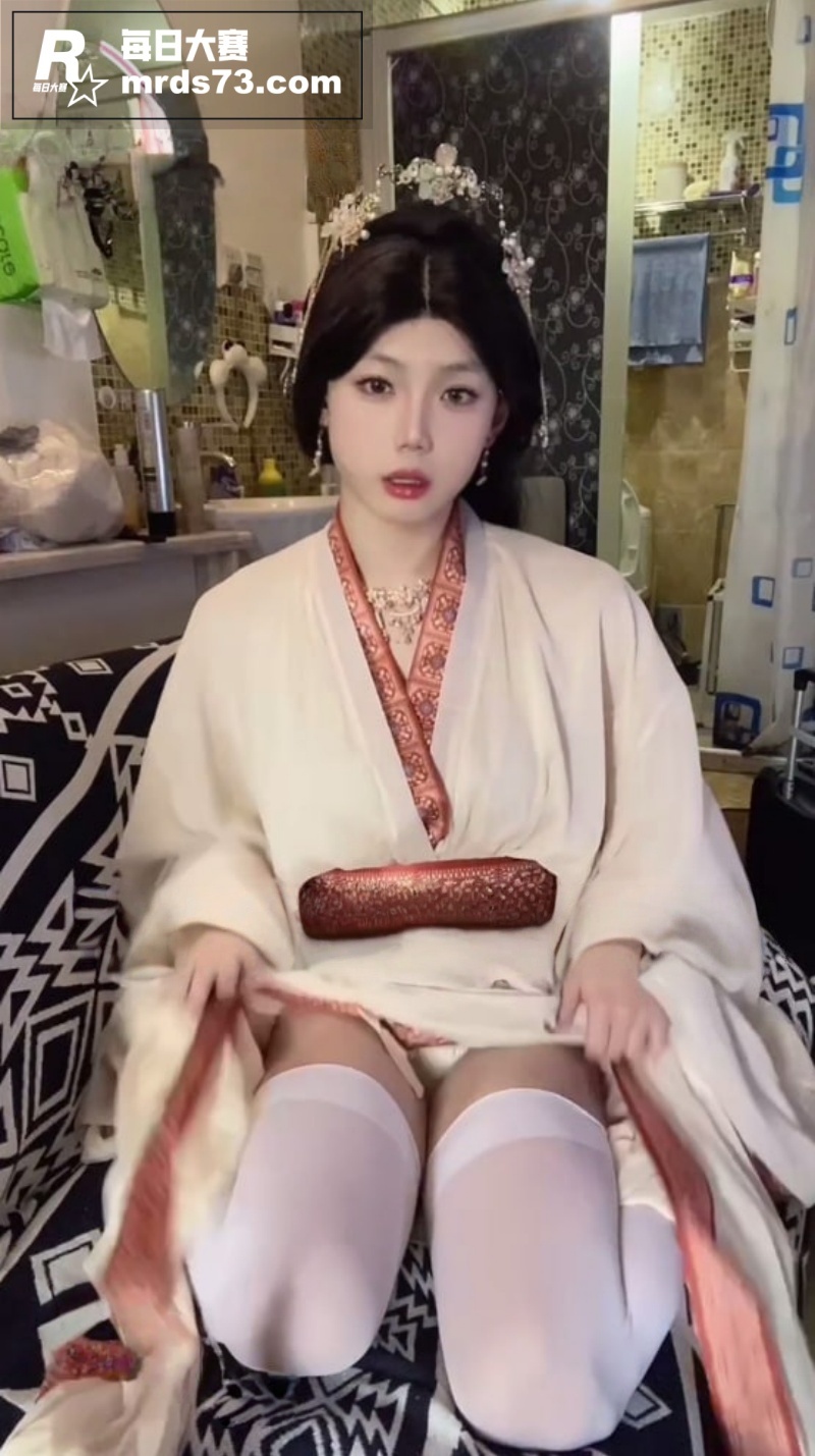 推特国产纯欲TS伪娘相关图片3