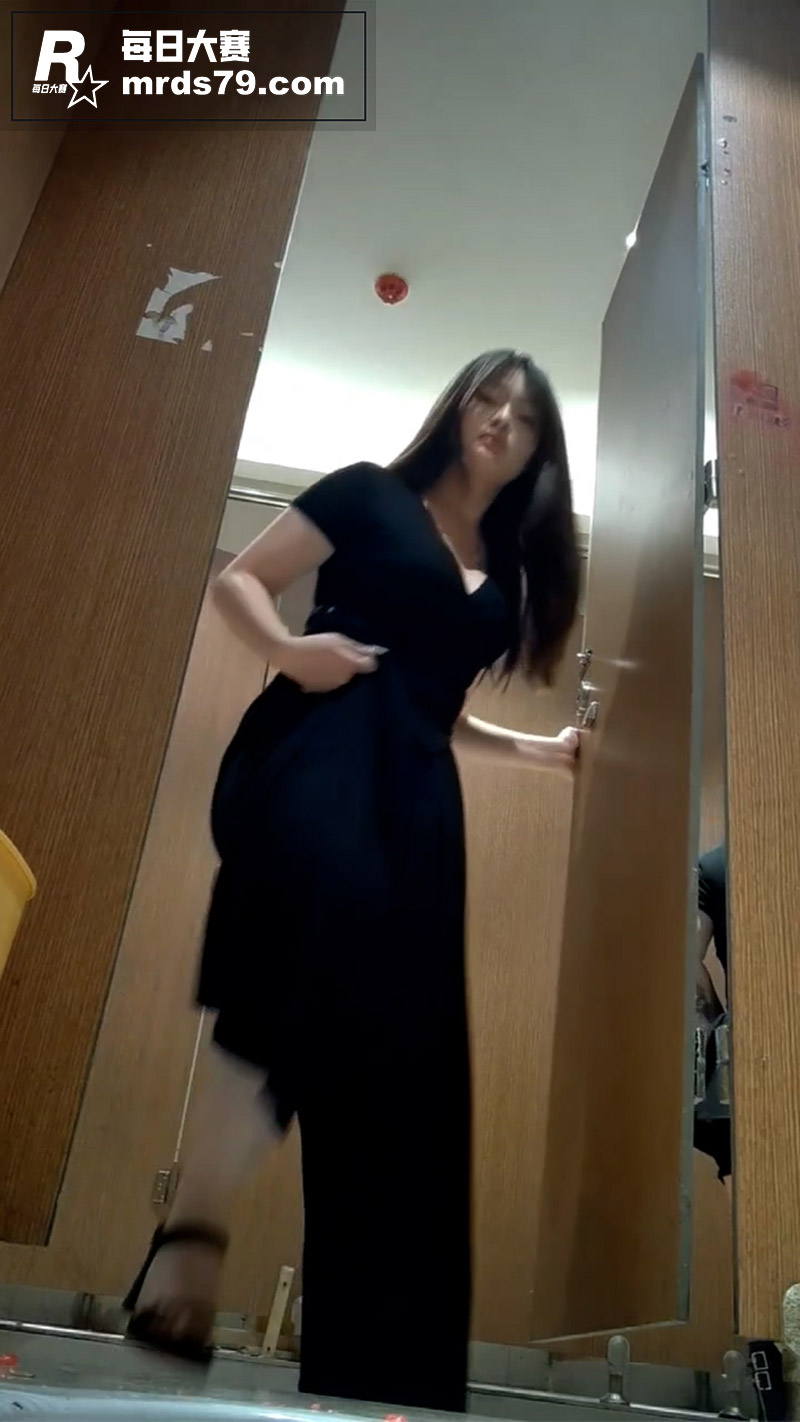 精品厕所偷拍 商场女相关图片4 精品厕所偷拍 商场女相关图片4