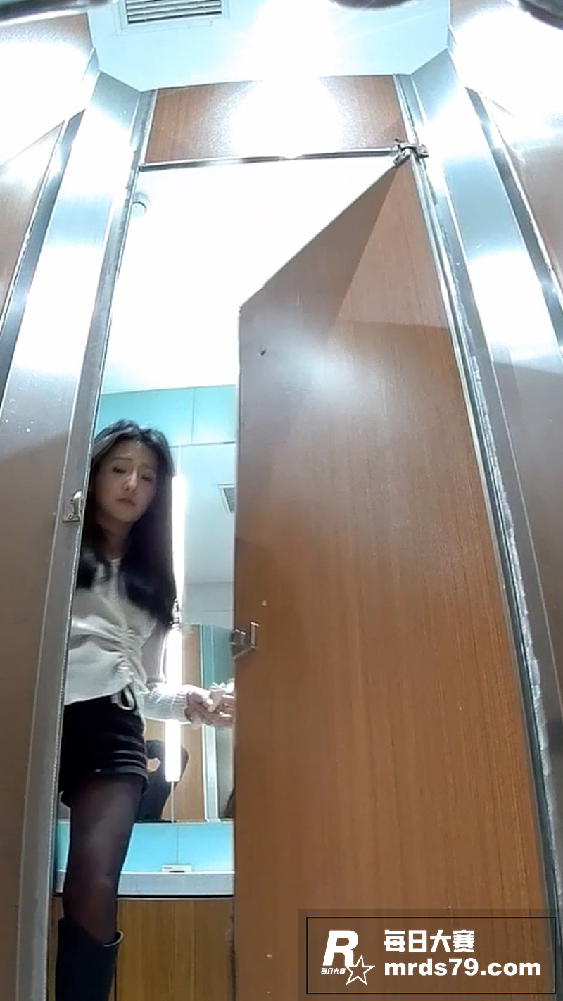 精品厕所偷拍 商场女相关图片8 精品厕所偷拍 商场女相关图片8