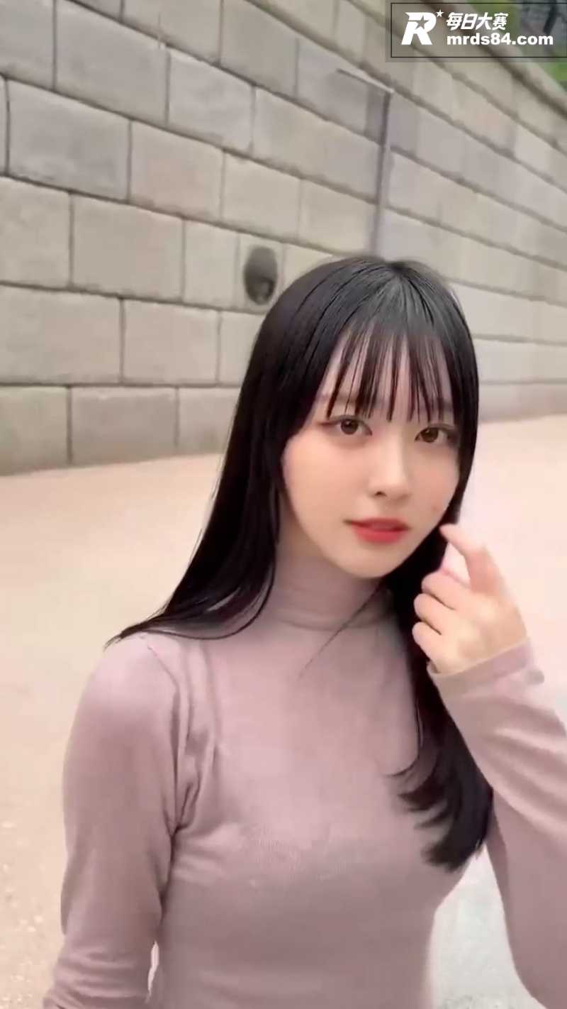 国际版抖音网红 知性相关图片3