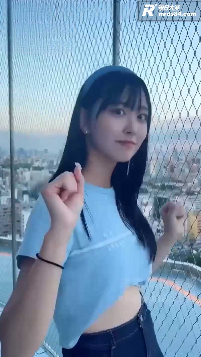 国际版抖音网红 知性相关图片4