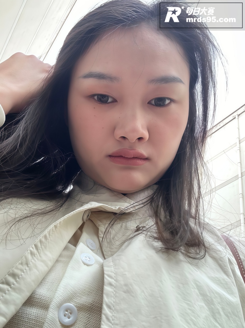 陕西咸阳反差眼镜妹 相关图片7